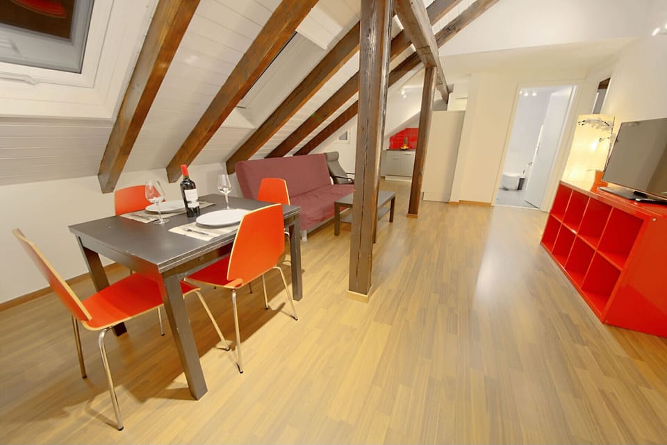 Apartment, 2 Bedrooms, 2 Bathrooms | Living room
