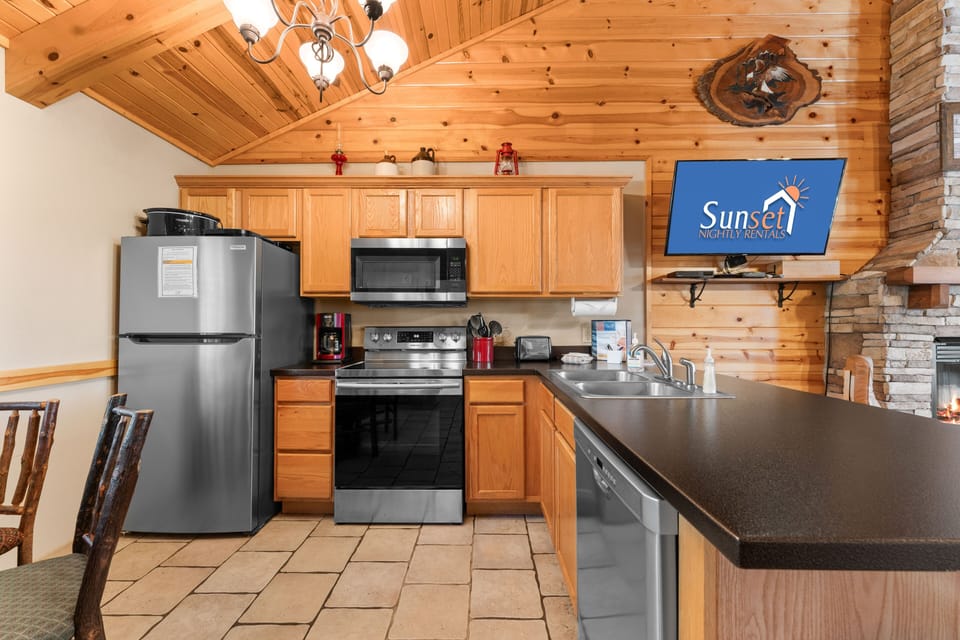 Cottage, 4 Bedrooms | Private kitchen | Fridge, microwave, oven, dishwasher
