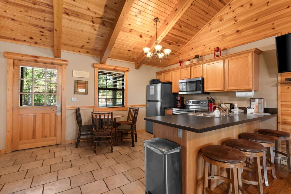 Cottage, 4 Bedrooms | Private kitchen | Fridge, microwave, oven, dishwasher