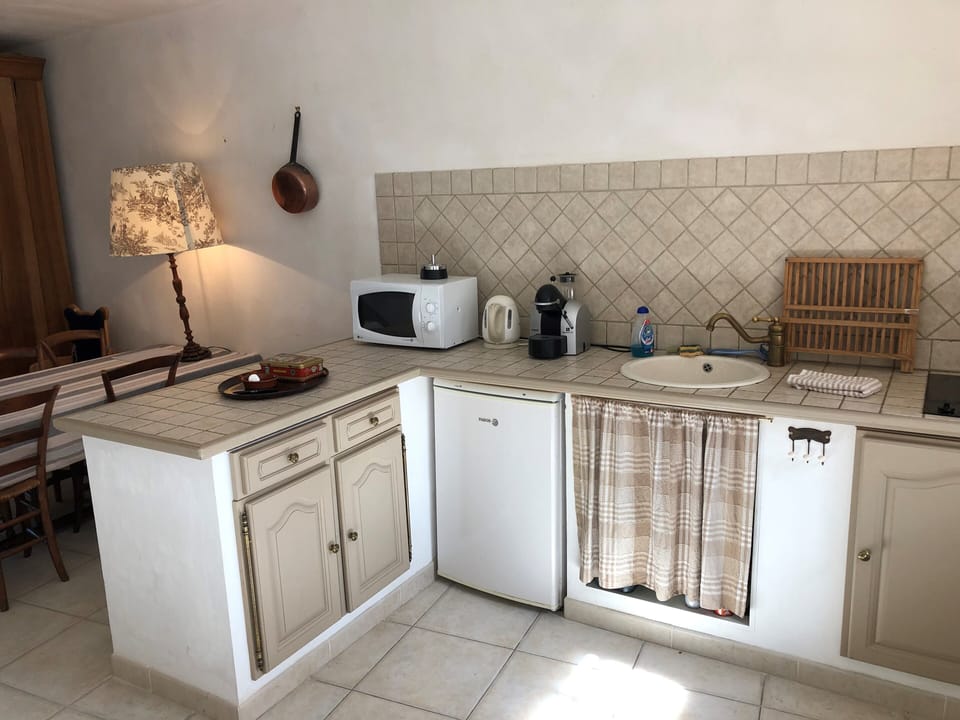 Loft, 2 Bedrooms | Private kitchen | Fridge, microwave, stovetop, coffee/tea maker