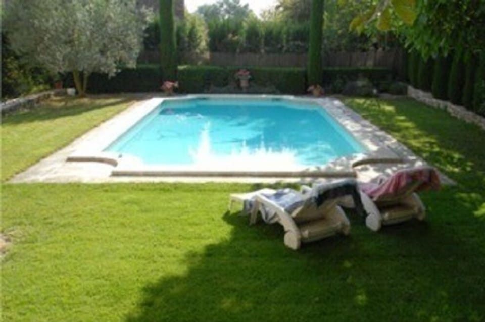 Seasonal outdoor pool, sun loungers