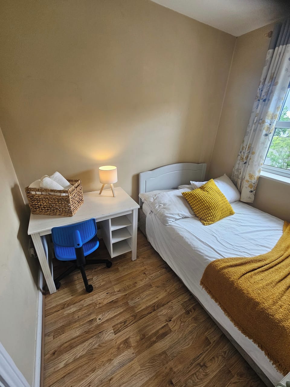 6 bedrooms, iron/ironing board, free WiFi, bed sheets