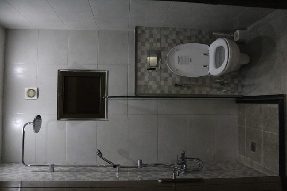 Amazing one Bedroom Apartment in Amman, Elwebdah 7 Apartment in Africa