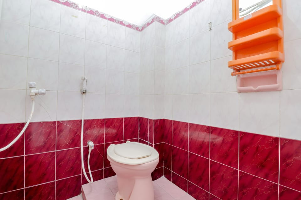 Superior Room | Bathroom | Shower, free toiletries, towels