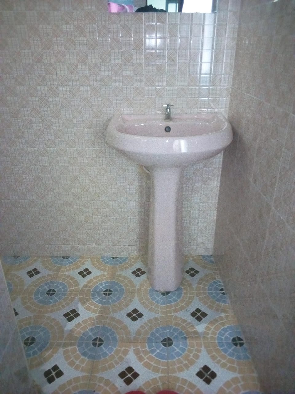 Bathroom sink