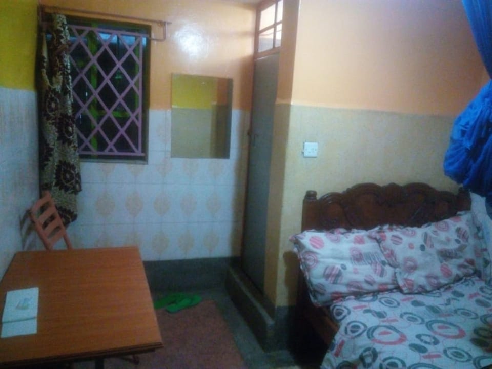 Double Room | Desk, blackout drapes, bed sheets