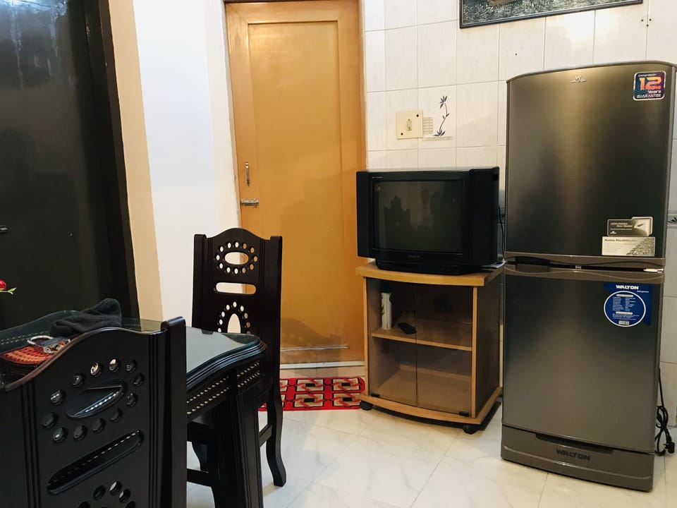Family Apartment, 2 Bedrooms, Non Smoking, City View | In-room dining