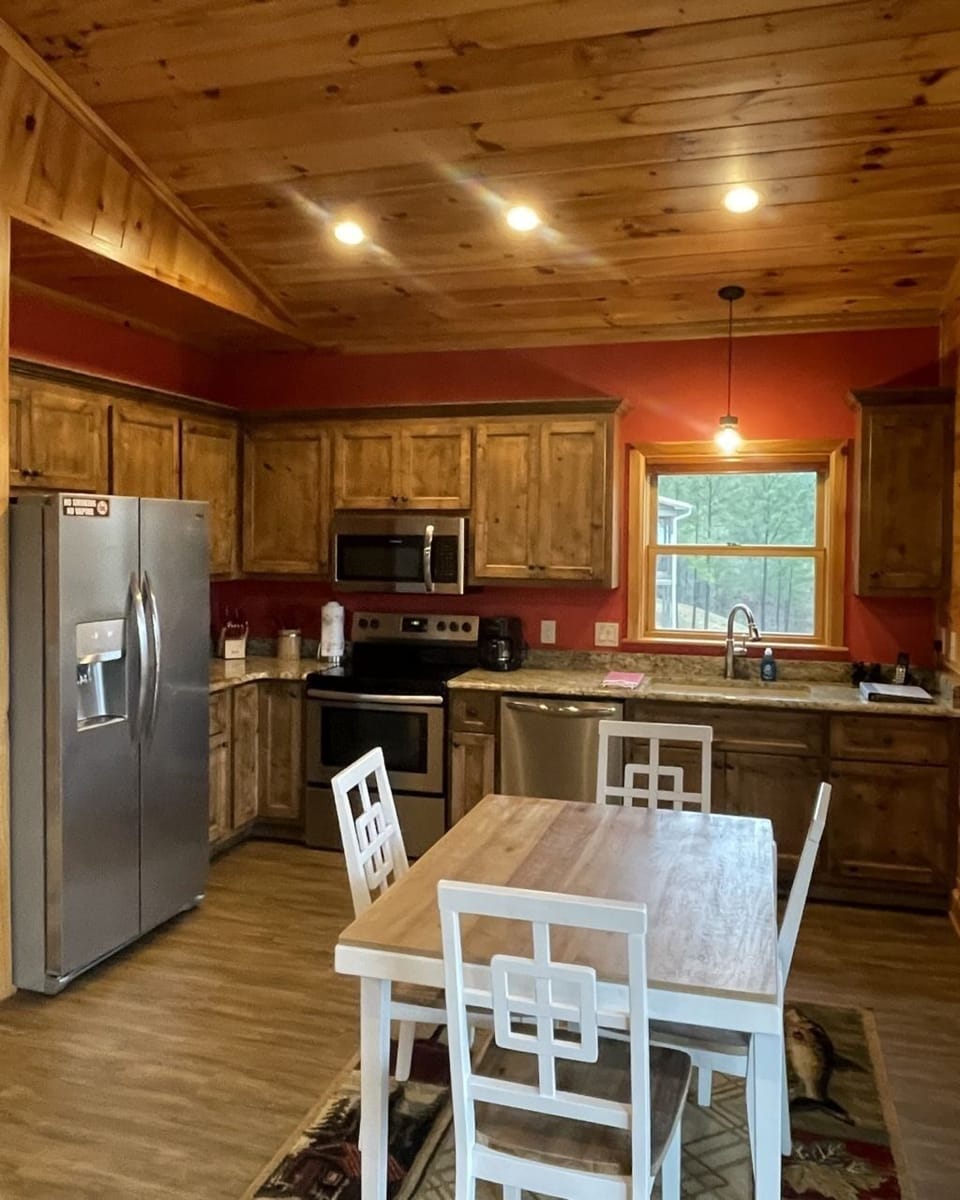 Cabin, 2 Bedrooms | Private kitchen | Coffee/tea maker, fridge, microwave, oven