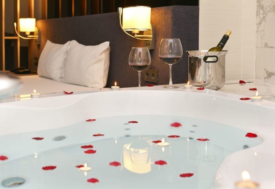 Jetted tub