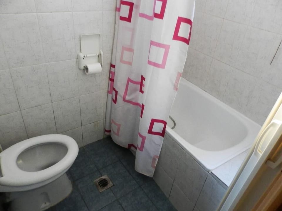Basic Double or Twin Room | Bathroom | Free toiletries, hair dryer, towels, soap