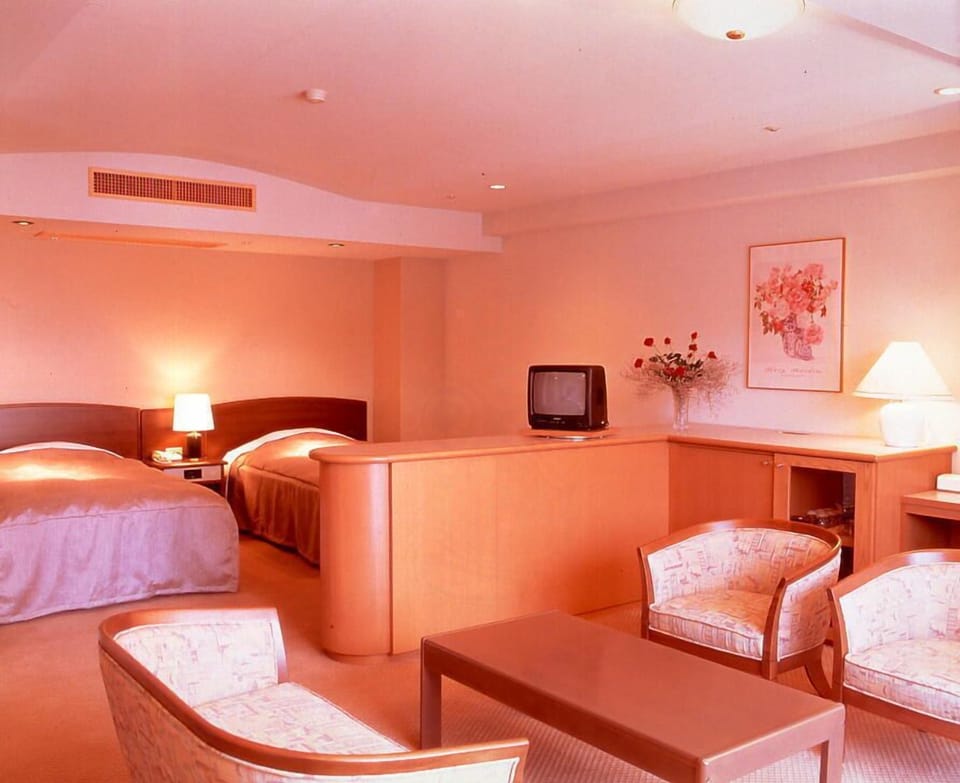 West Building, Japanese Western Style Room | In-room safe, blackout drapes, WiFi (free), bed sheets