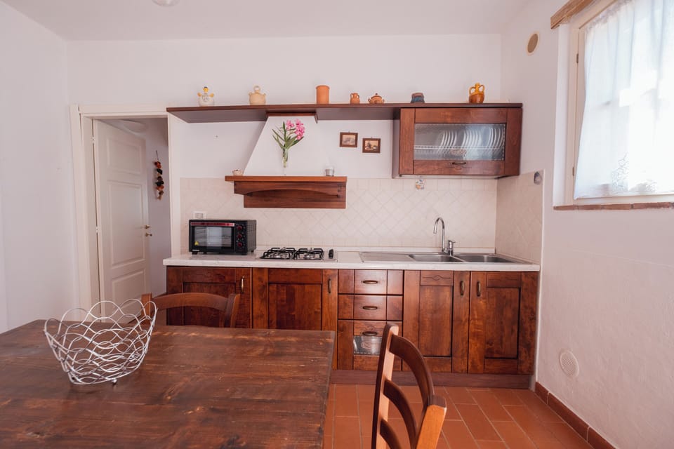 Classic Condo, Patio, Garden View | Dining room