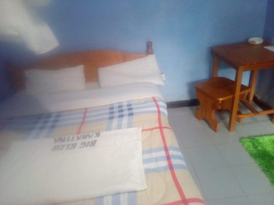 Single Room | Desk, iron/ironing board, free WiFi, bed sheets