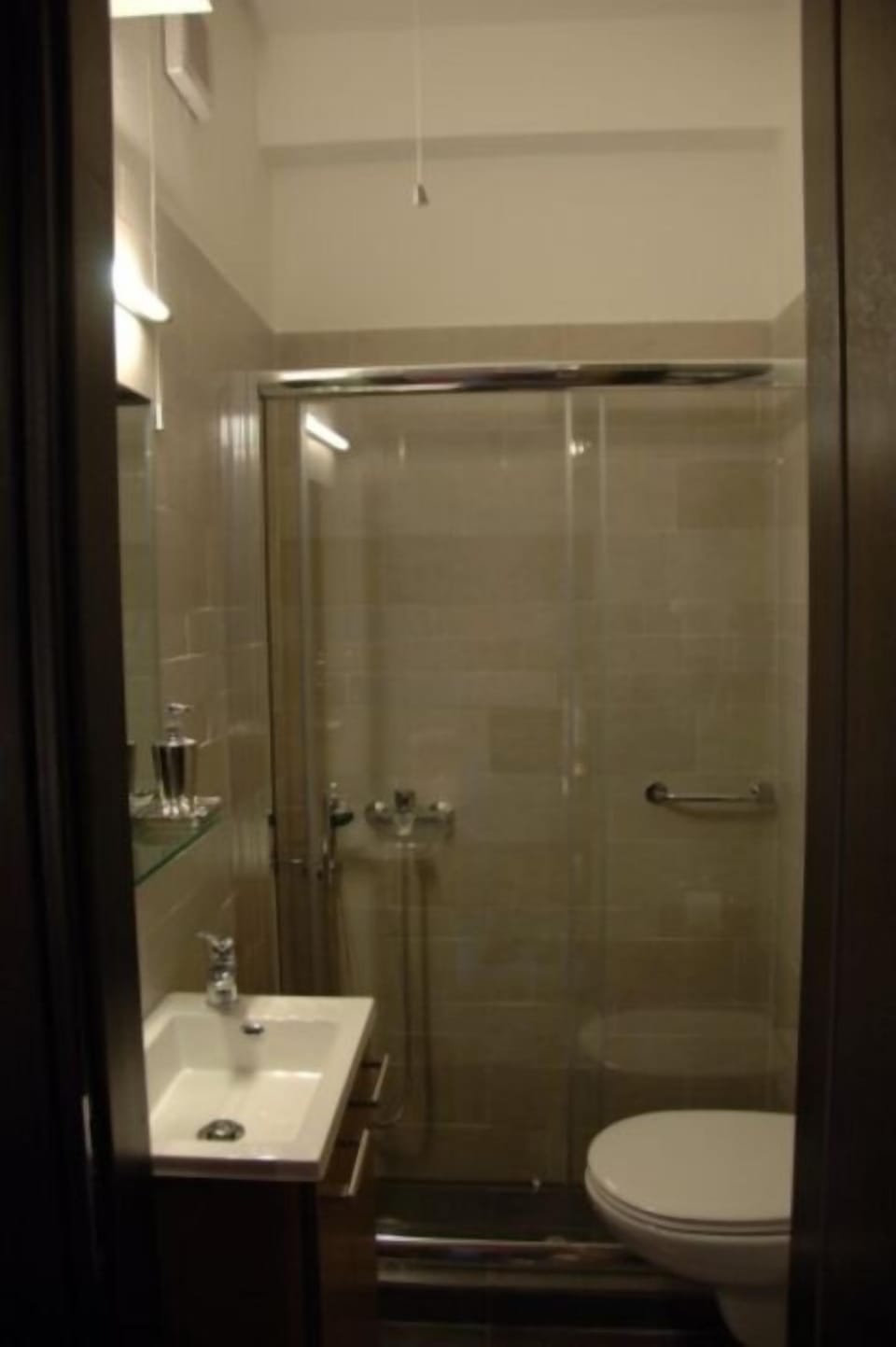 Deluxe Double Room, 2 Twin Beds, Non Smoking, Mountain View | Bathroom | Shower, free toiletries, hair dryer, towels
