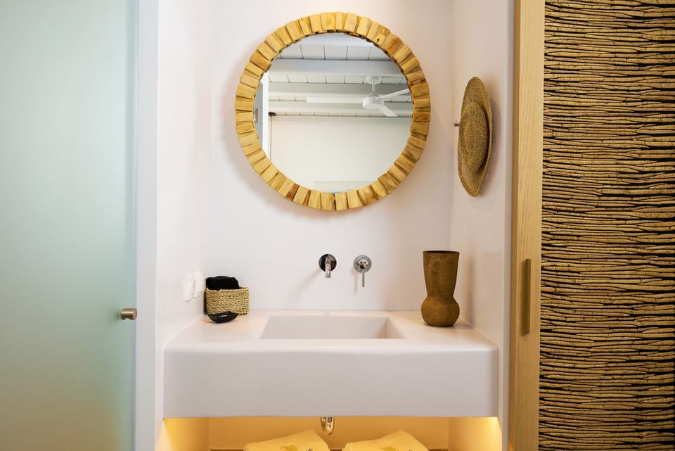 Queen-Size Double Bed Luxury Suite with Private Pool | Bathroom | Shower, free toiletries, hair dryer, slippers