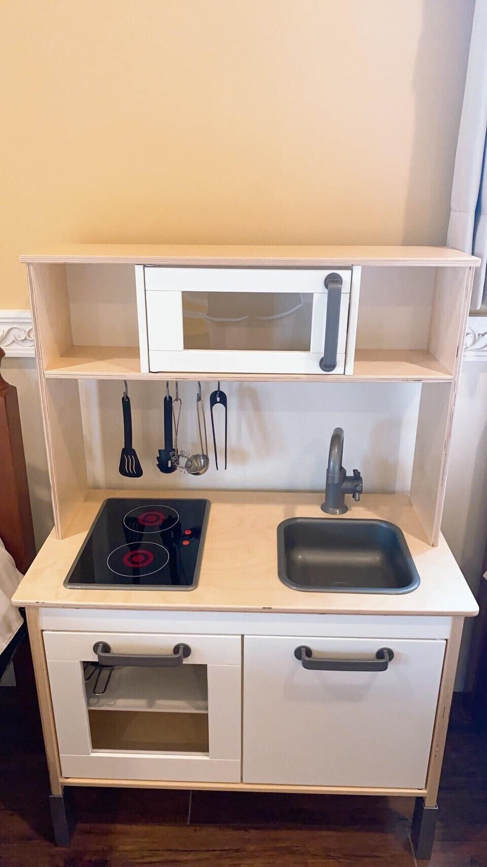 Deluxe Quadruple Room | Desk, cribs/infant beds, free WiFi