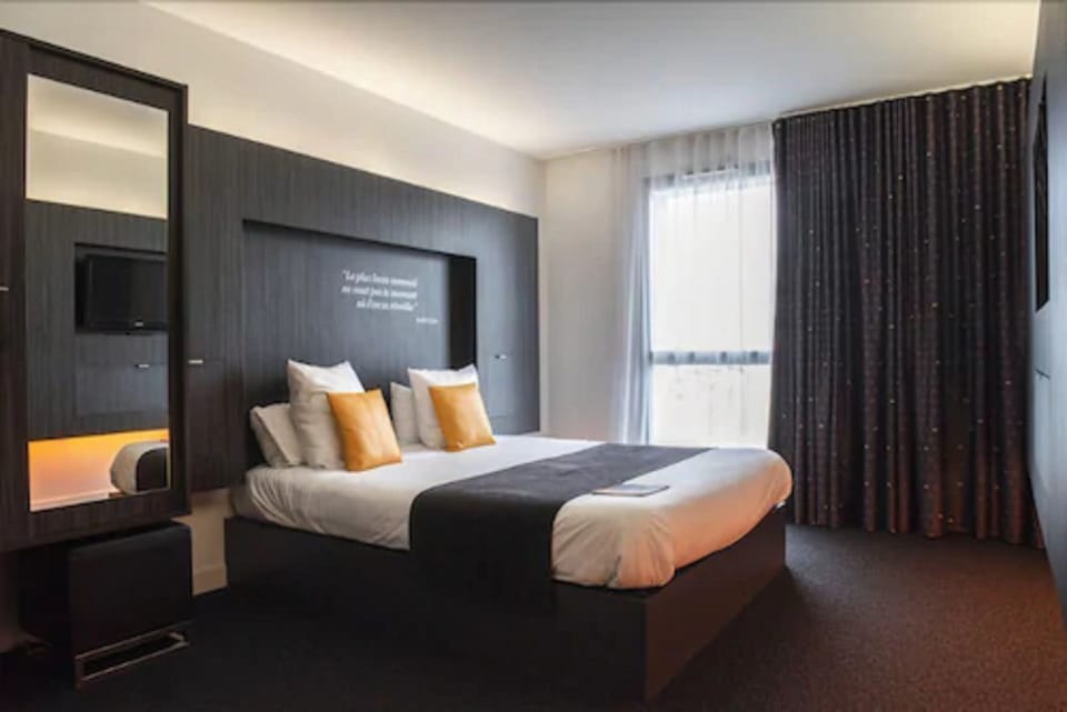 Superior Room, 1 Queen Bed, City View | Premium bedding, individually decorated, individually furnished, desk