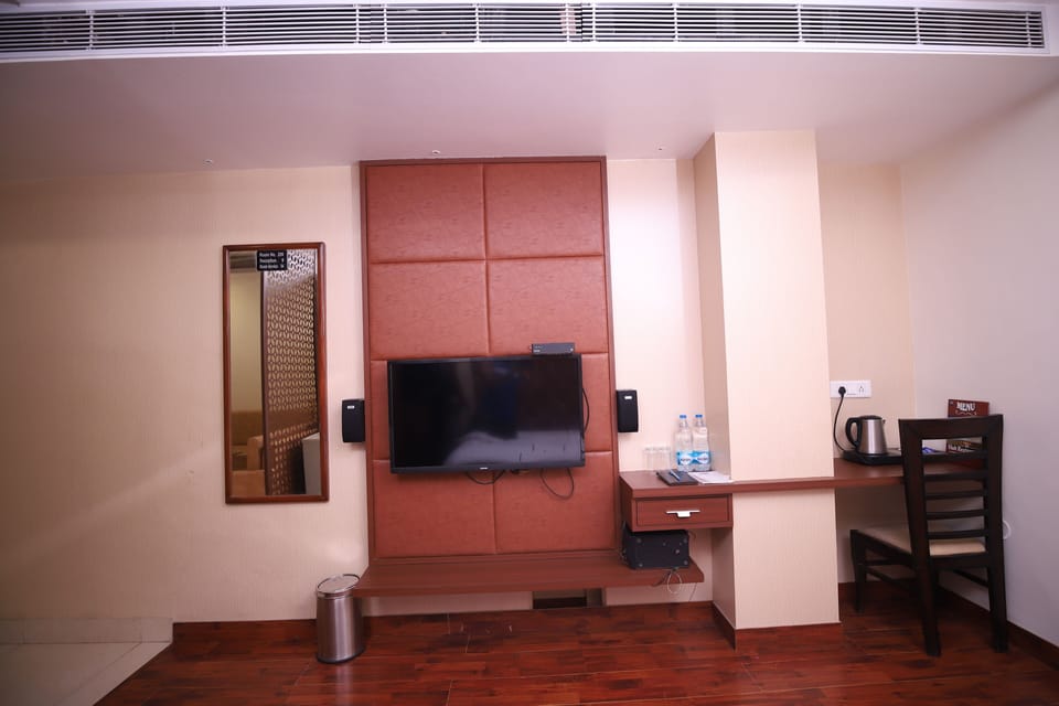 Superior Room | Blackout drapes, soundproofing, iron/ironing board, free WiFi