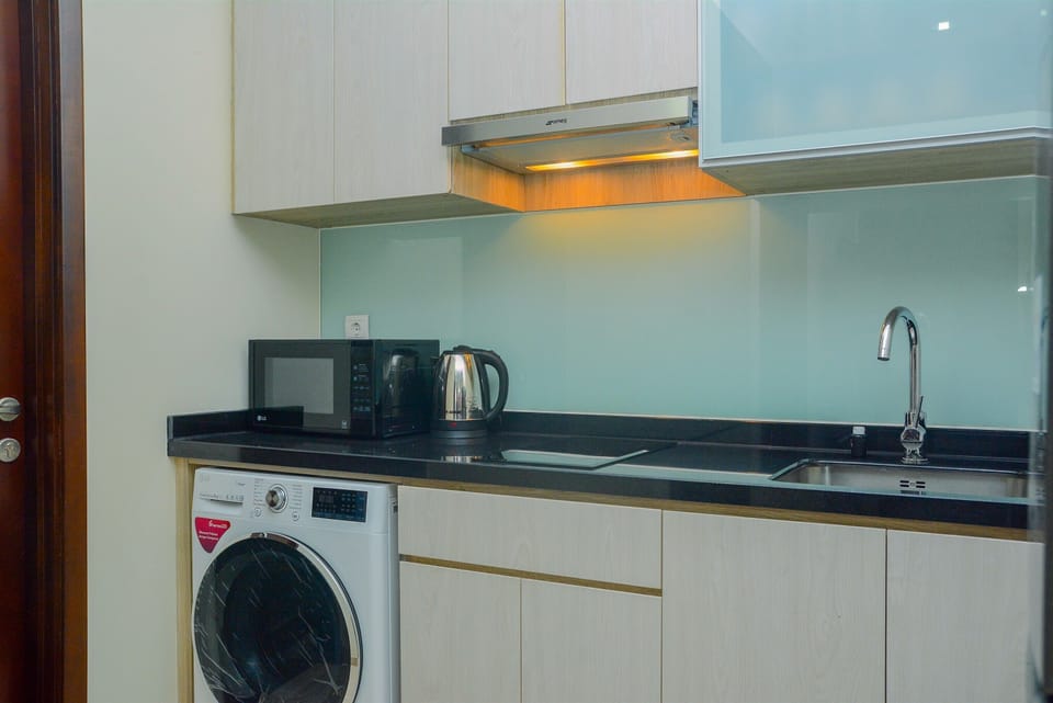 Fridge, microwave, stovetop, electric kettle
