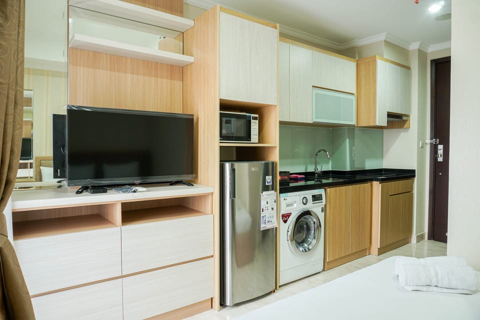 Room | Private kitchen | Fridge, stovetop, electric kettle, cookware/dishes/utensils