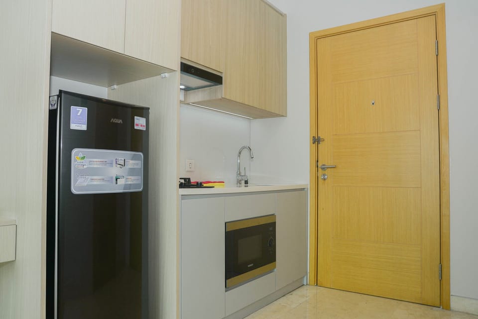 Room | Private kitchen | Fridge, stovetop, cookware/dishes/utensils