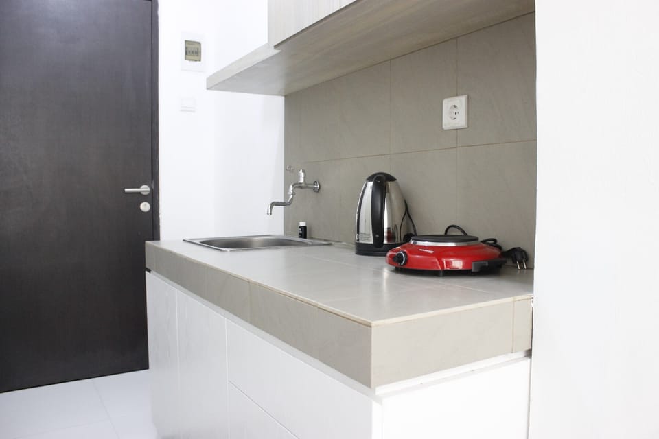Room | Private kitchen | Fridge, stovetop, cookware/dishes/utensils