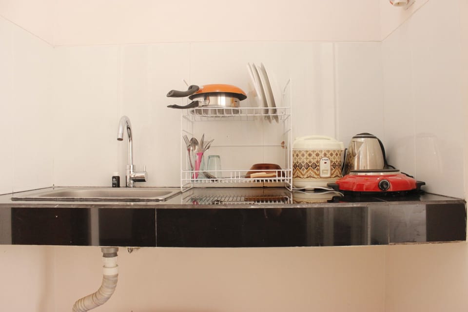 Fridge, stovetop, cookware/dishes/utensils
