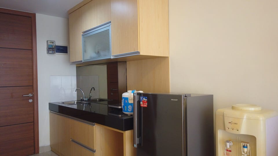 Room | Private kitchen | Fridge, stovetop, electric kettle, cookware/dishes/utensils