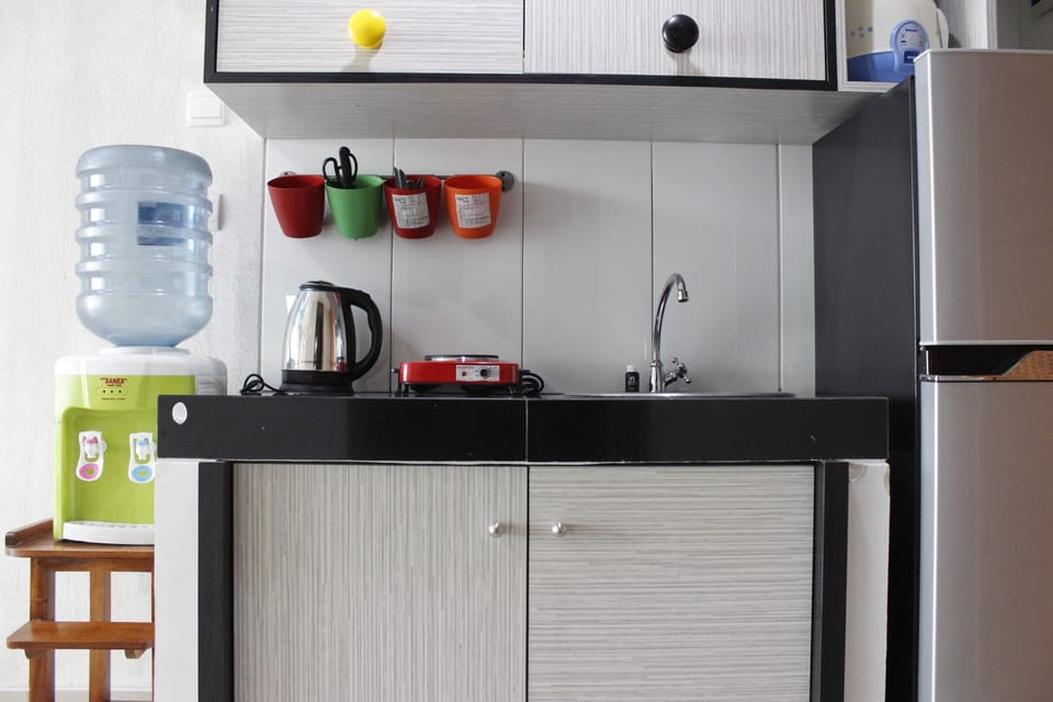 Room | Private kitchen | Fridge, stovetop, cookware/dishes/utensils