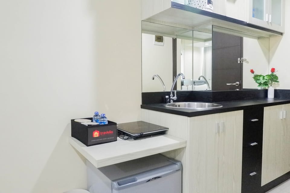 Room | Private kitchen | Fridge, stovetop, electric kettle, cookware/dishes/utensils