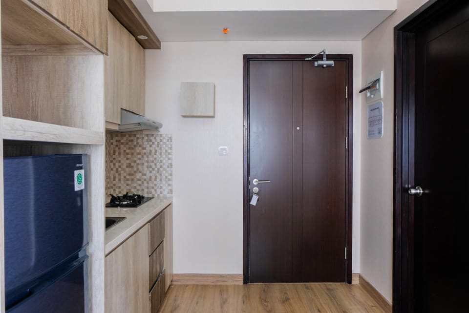 Room | Private kitchen | Fridge, stovetop, cookware/dishes/utensils