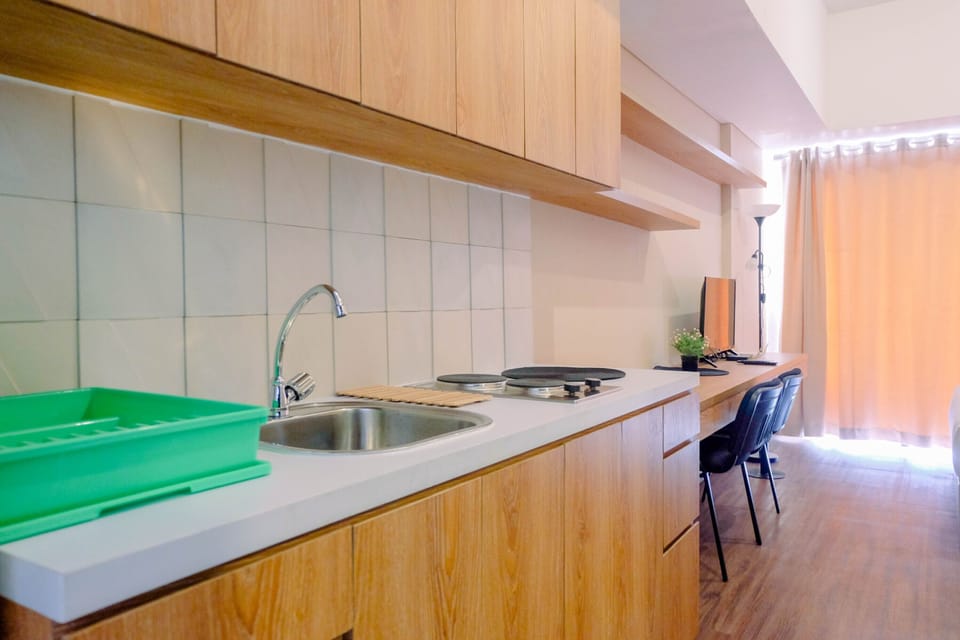 Room | Private kitchen | Fridge, stovetop, cookware/dishes/utensils