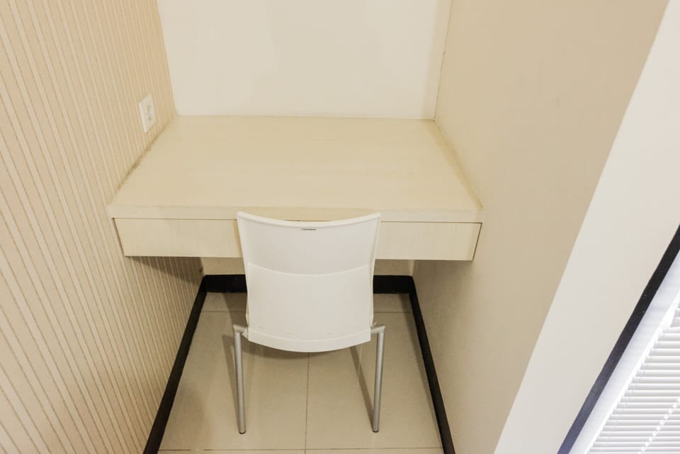 Room | Bathroom | Shower, towels, toilet paper