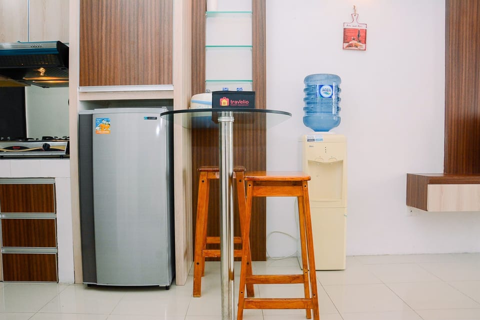 Room | Private kitchen | Fridge, stovetop, cookware/dishes/utensils