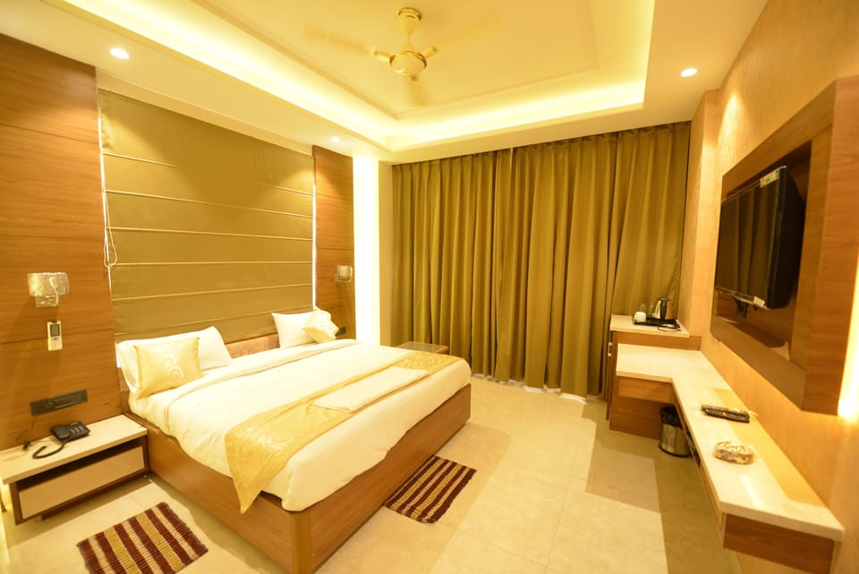 Individually decorated, individually furnished, soundproofing