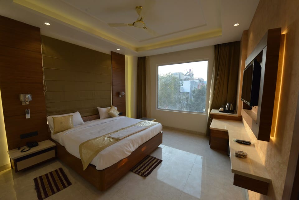 Individually decorated, individually furnished, soundproofing