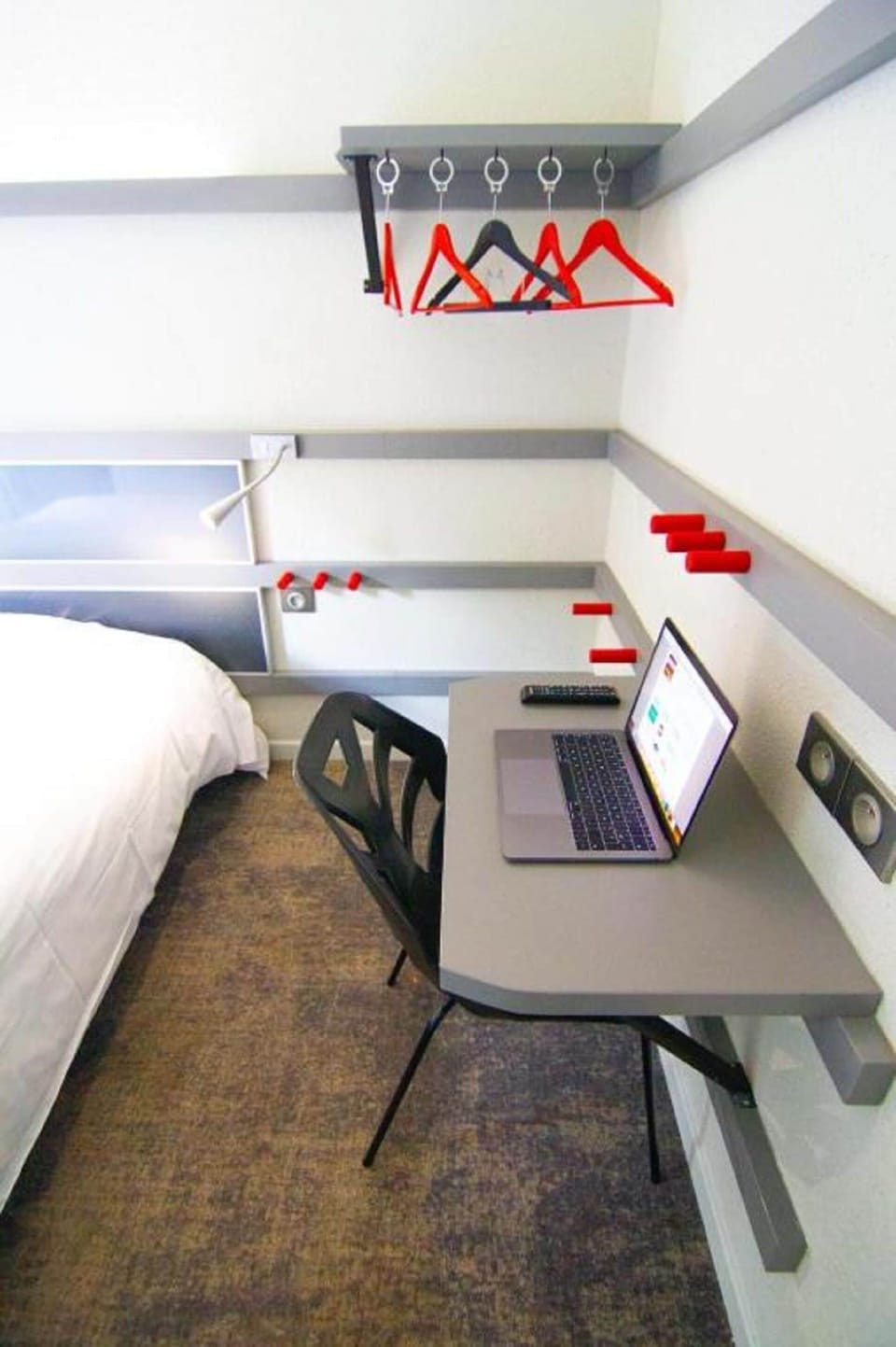 Double Room | Desk, blackout drapes, free cribs/infant beds, rollaway beds