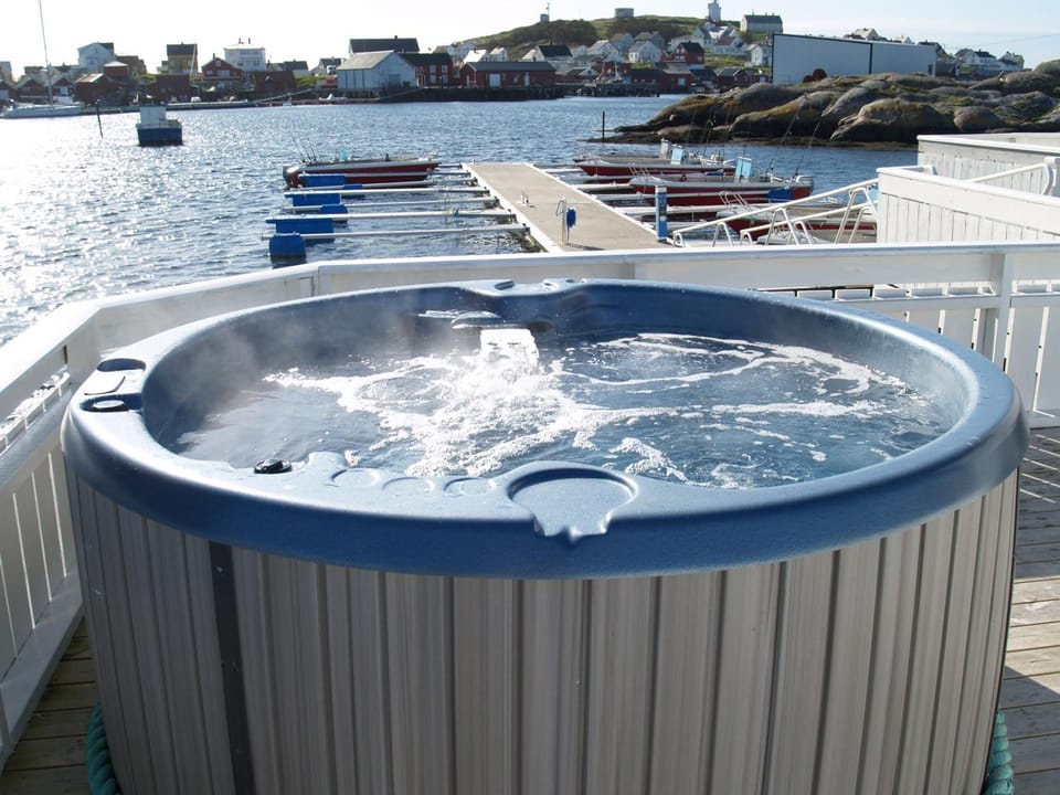 Sula Rorbuer og Havhotell Hotel in Trondelag