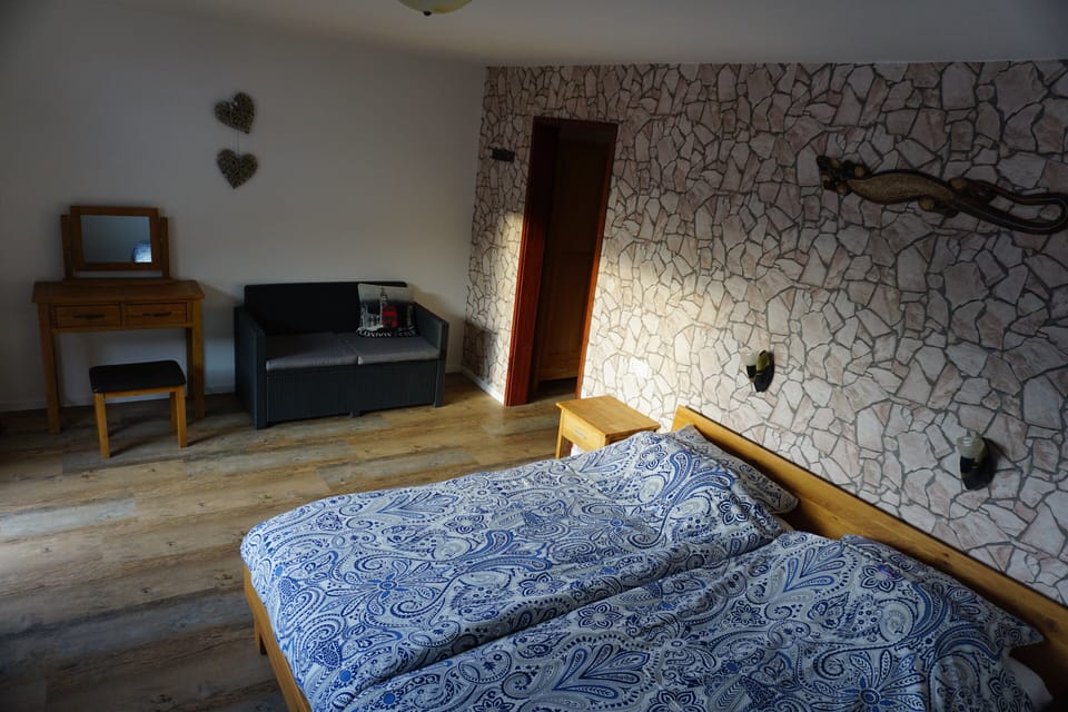 Classic Double Room | Desk, laptop workspace, iron/ironing board, free WiFi