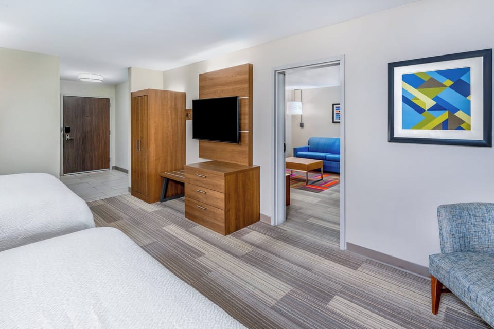 In-room safe, desk, laptop workspace, blackout drapes