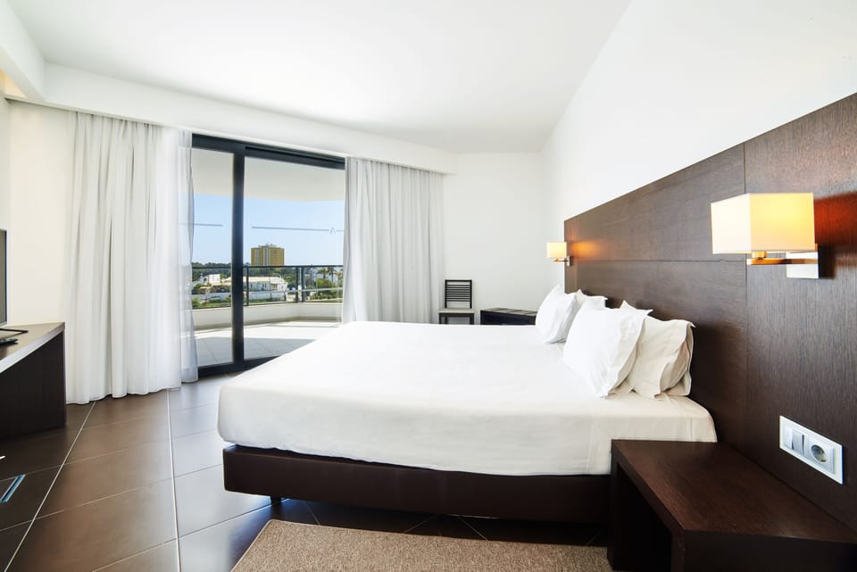 1 bedroom, blackout drapes, soundproofing, free WiFi