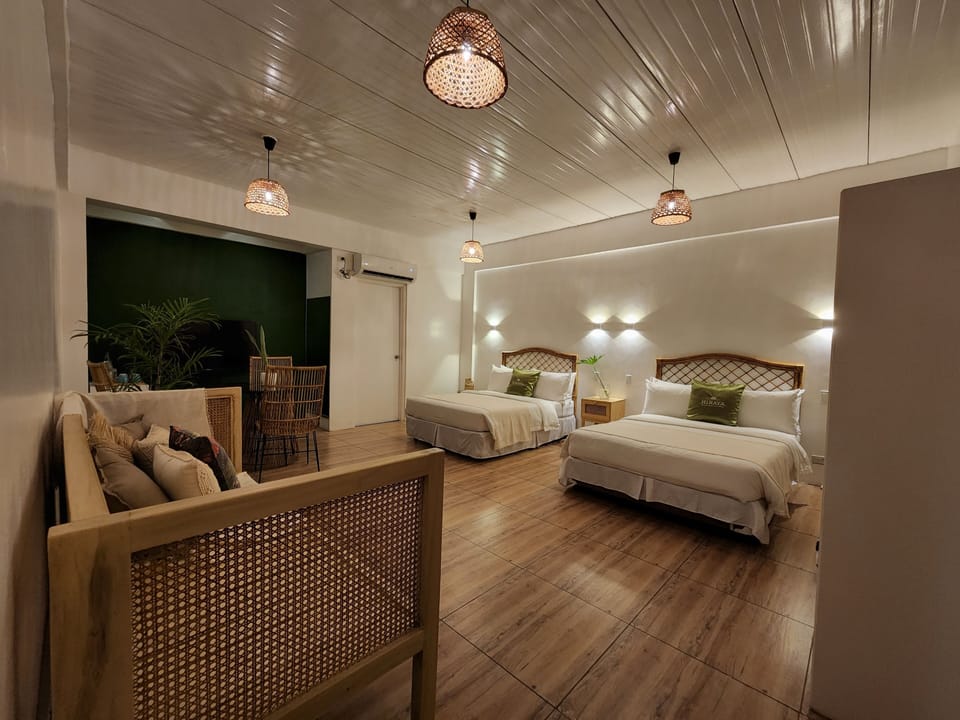 Paraluman Family Room | Minibar, in-room safe, desk, laptop workspace