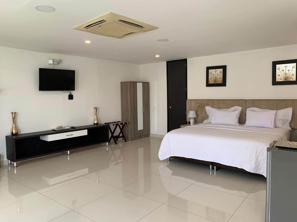 In-room safe, iron/ironing board, bed sheets