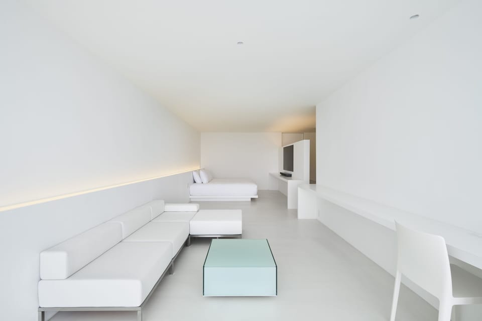 Premium bedding, pillowtop beds, desk, laptop workspace
