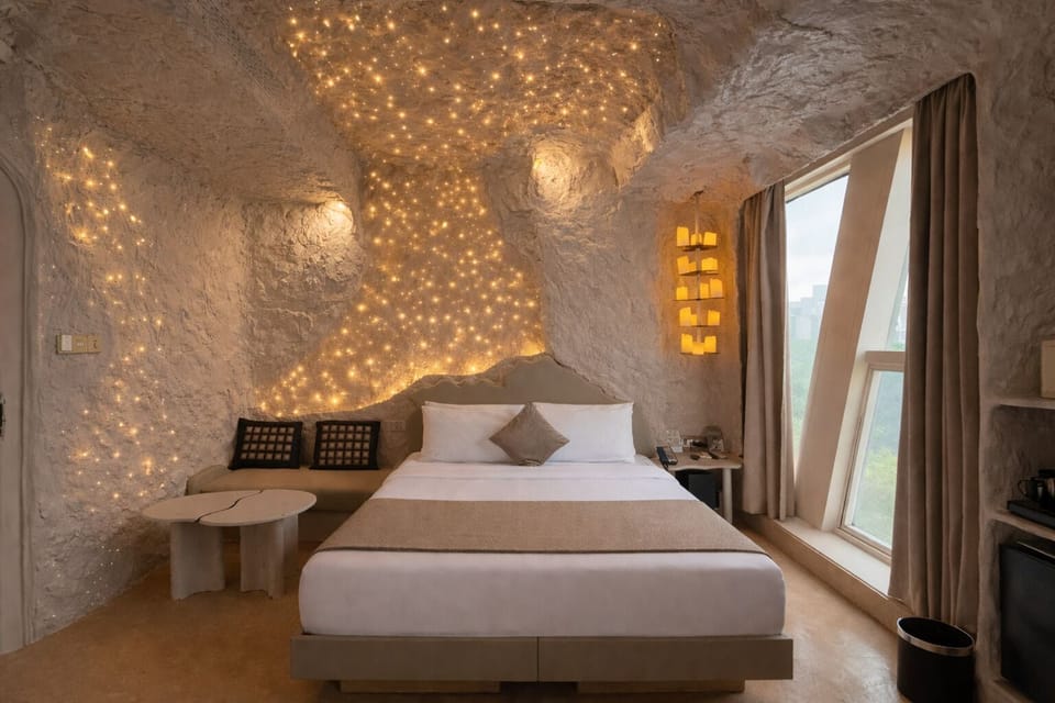 Jugnu Room with Grand Jacuzzi | 1 bedroom, Egyptian cotton sheets, premium bedding, pillowtop beds