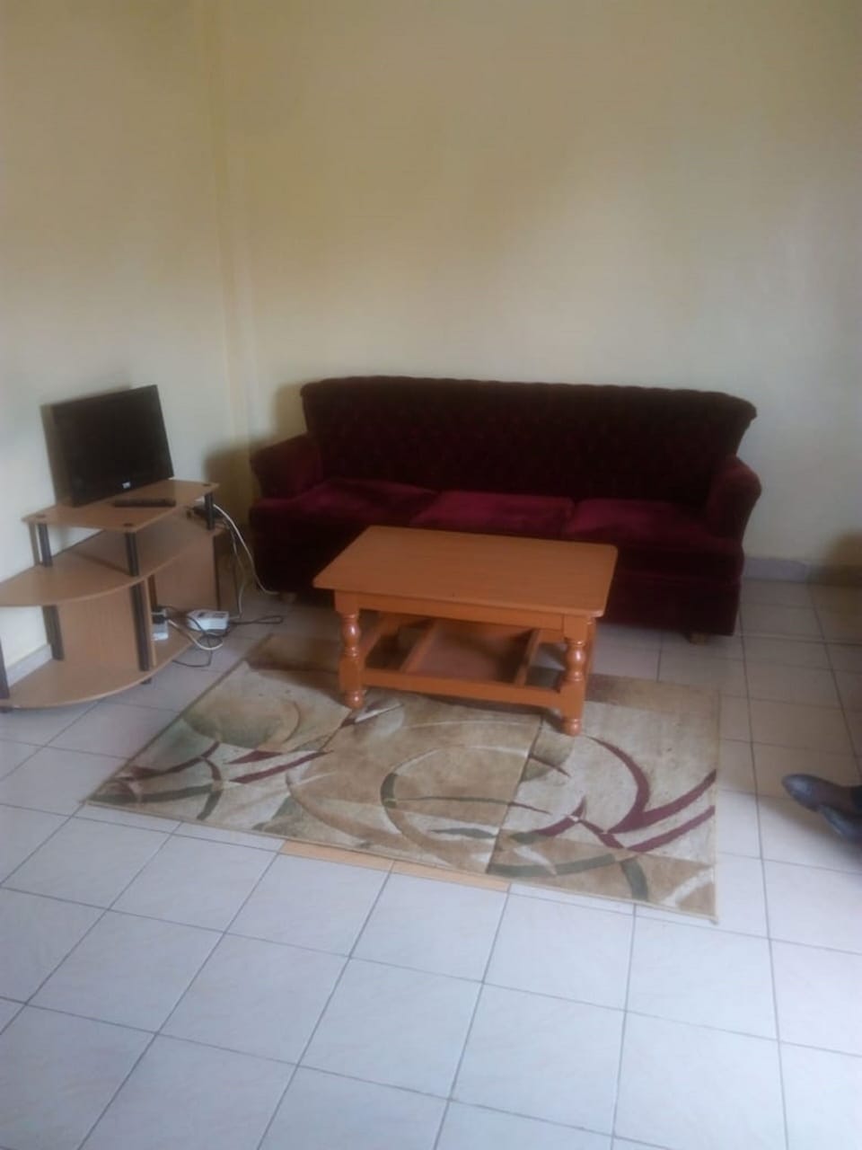Single Room | Living area | 18-inch TV with digital channels
