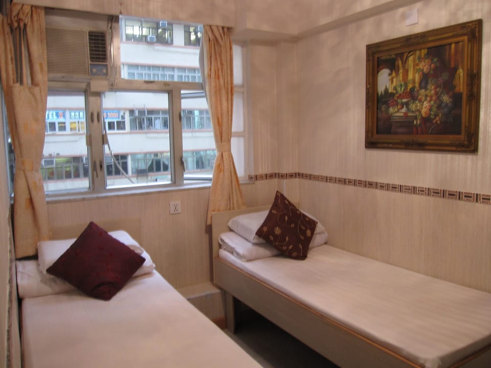 Twin Room | Blackout drapes, free WiFi, bed sheets, wheelchair access