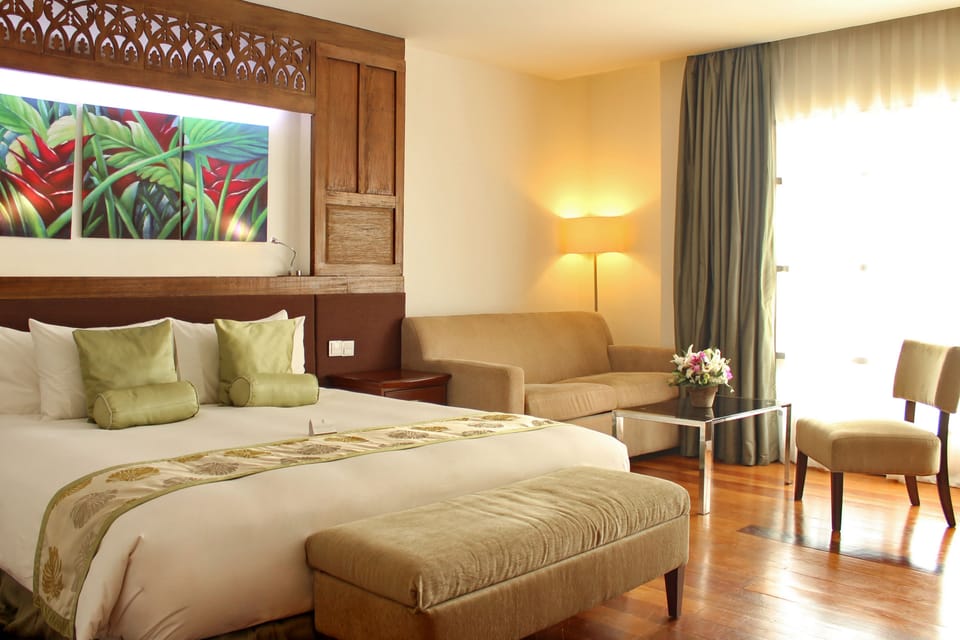 Studio, 1 King Bed | Egyptian cotton sheets, memory foam beds, minibar, in-room safe