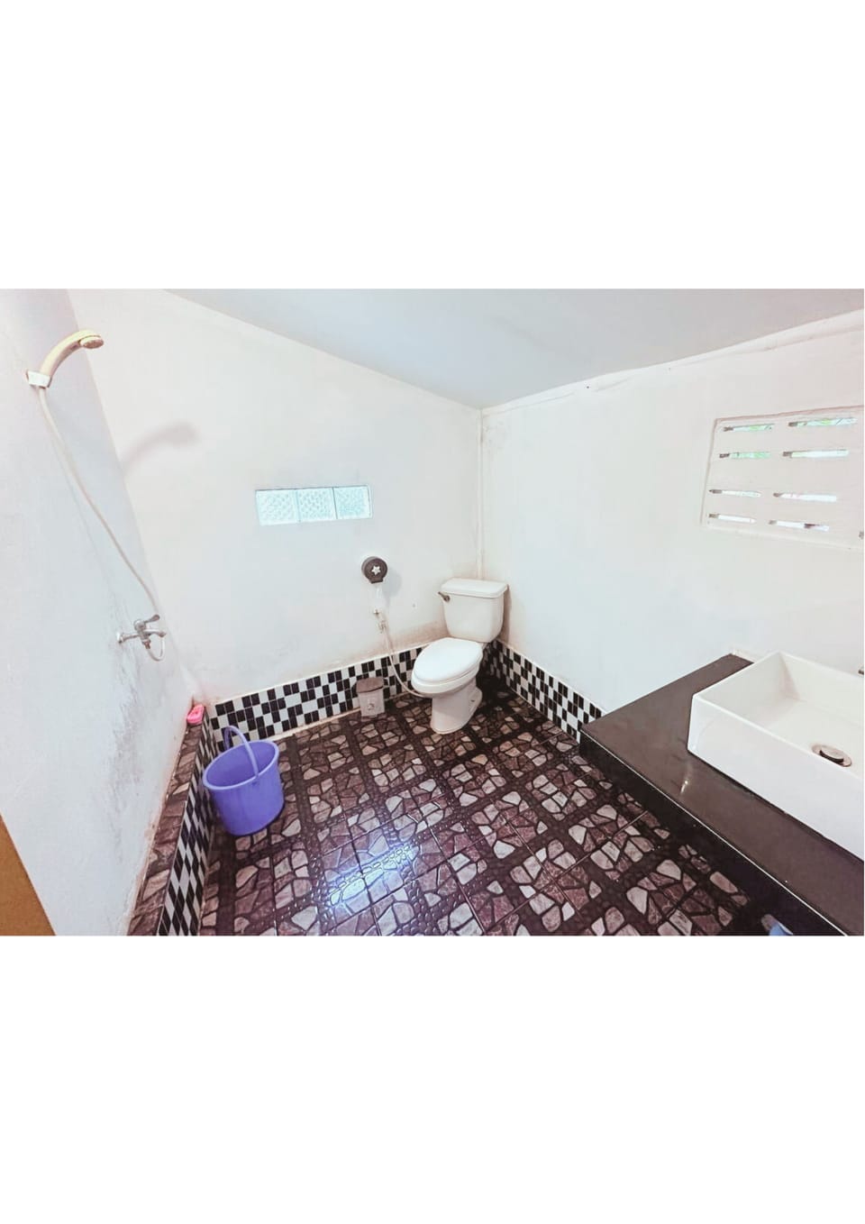 Shower, free toiletries, towels, soap