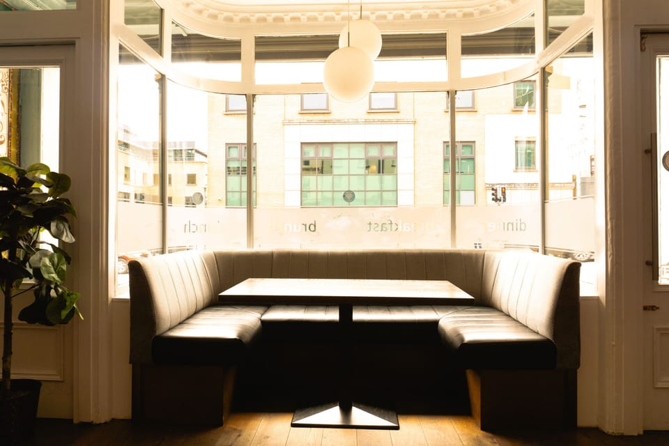 Daily continental breakfast (EUR 10.00 per person)